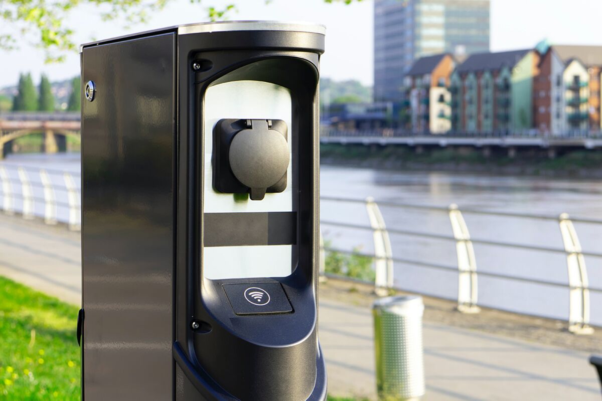 Ladesäule Autostrom Ladestrom: Nachhaltige Antriebsalternativen im Straßenverkehr