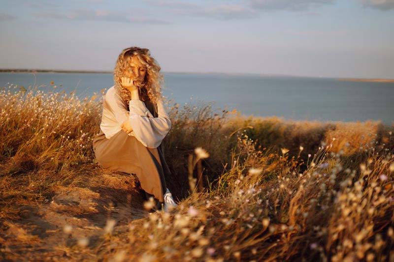 Klimablog Klimawandel und die Psyche Interview Frau am Meer