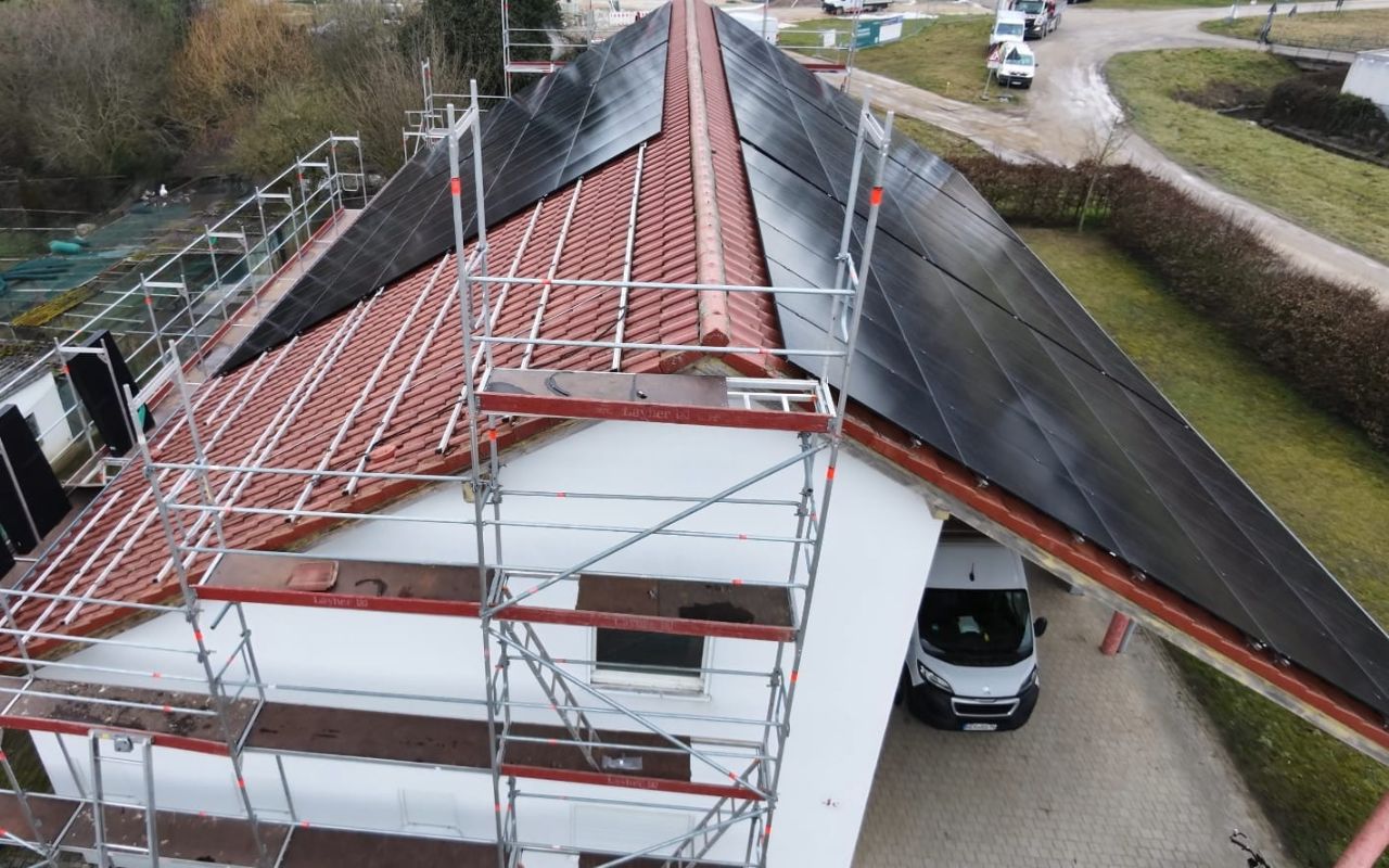 Solaranlage Dach Vereinsheim MTV Fürstenberg